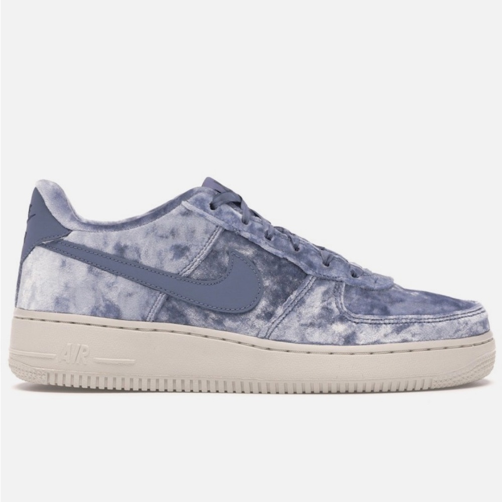 Nike Air Force 1 Low
Dark Sky Blue
Velvet